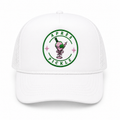 Trucker hat with an "Après Pickle" embroidered patch, perfect for pickleball players and post-match fun.
